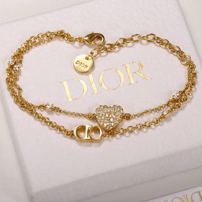 Dior set❤️‍🔥*
Necklace 🦋
Earring ✨
Bracelet 🍁
Master quality 💯
With normal boxes 🗃️ 
130 dhs✅
With master box 📦 
140 dhs✅

Zain216
♥️♥️♥️