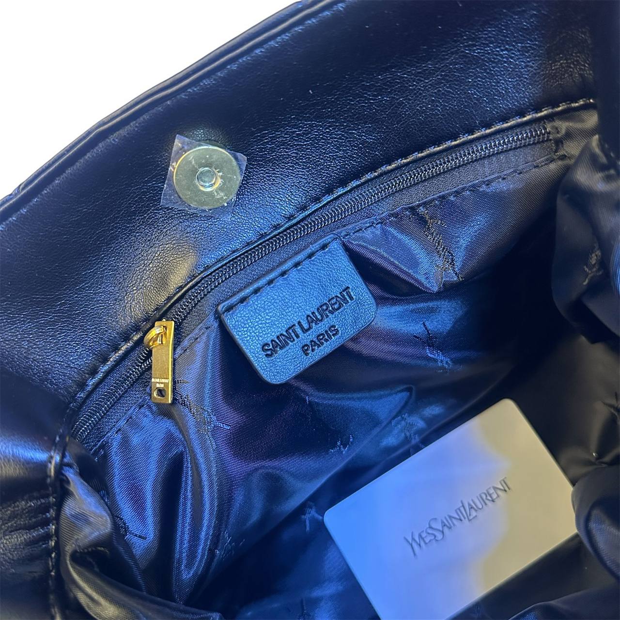 YSL 

SMALL SIZE 

WITH BOX 
🎁🎁🎁

105 dhs✅

Zain295
♥️♥️♥️