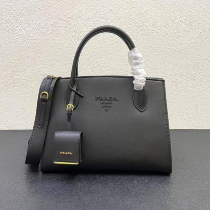 PRADA GOOD QUALITY 
110 dhs🇦🇪🇦🇪

Zain295
♥️♥️♥️