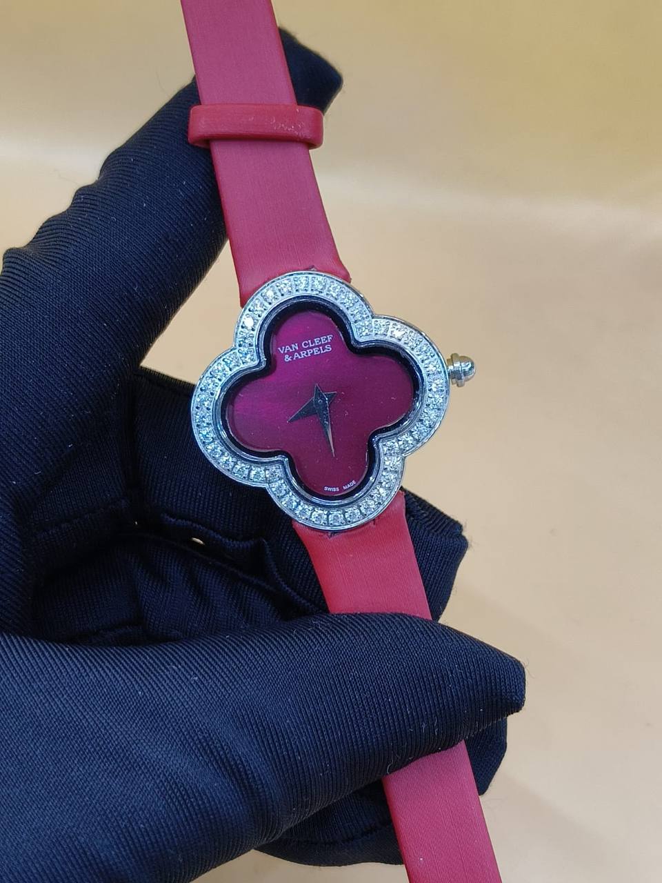 VCA Watch
High Quality
230 dhs🇦🇪🇦🇪

Zain25
♥️♥️♥️
