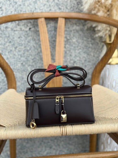 Available again✨✨✨
LORO PIANA
20cm
330 dhs🪙🌨️
Top quality 
With box🎁

Zain167
♥️♥️♥️