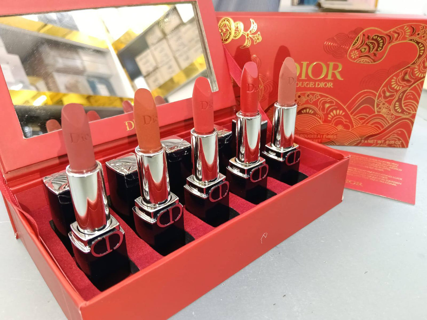 DIOR LIPSTICK SET
60 dhs❣️

Zain01
♥️♥️♥️