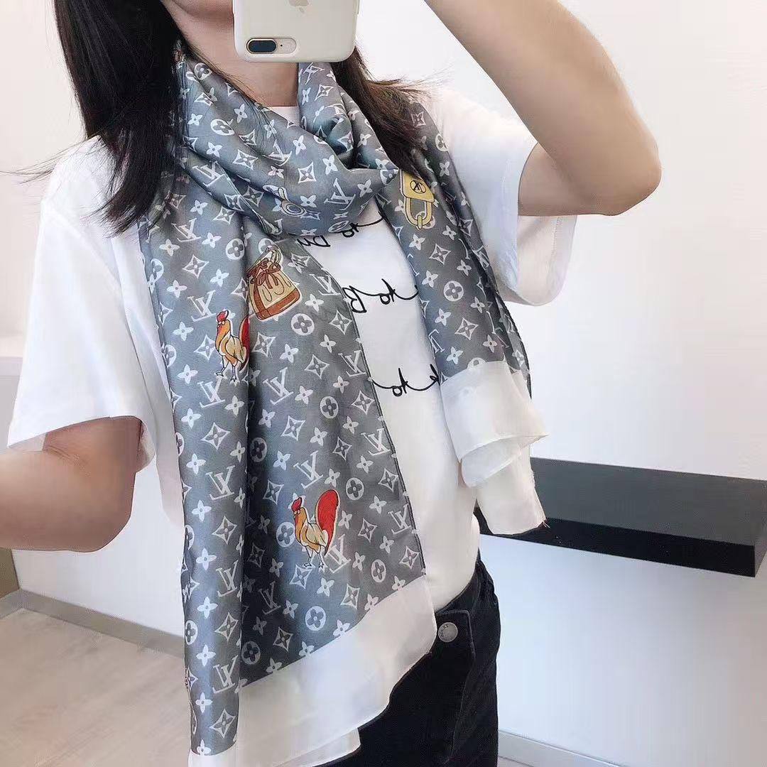 Silk scarf 
40 dhs❣️

Zain93
♥️♥️♥️