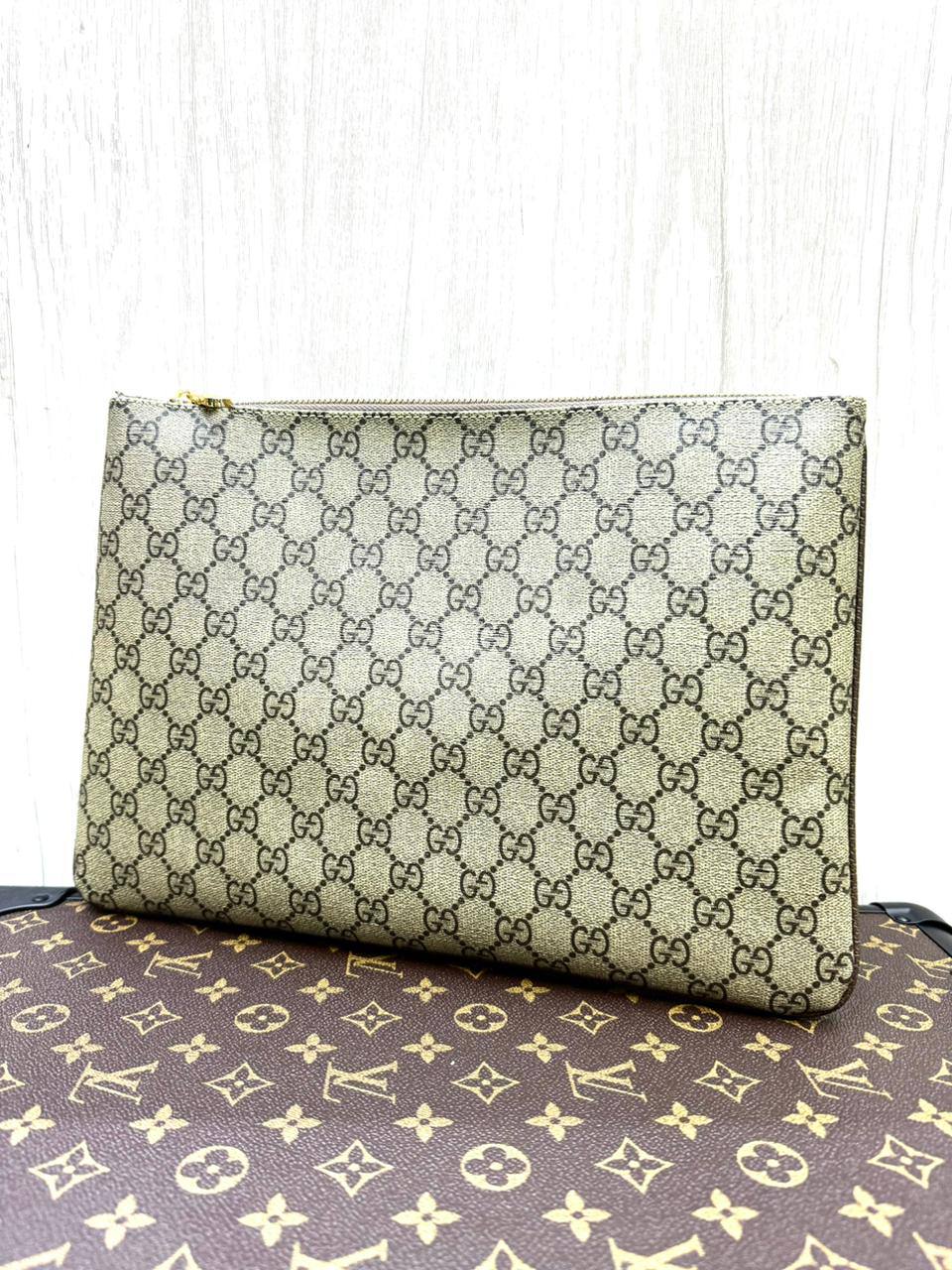 LV Clutch Bag
Size ：23CM  

80 dhs🪙🌨️

withbox
🎁🎁🎁

Zain04
♥️♥️♥️