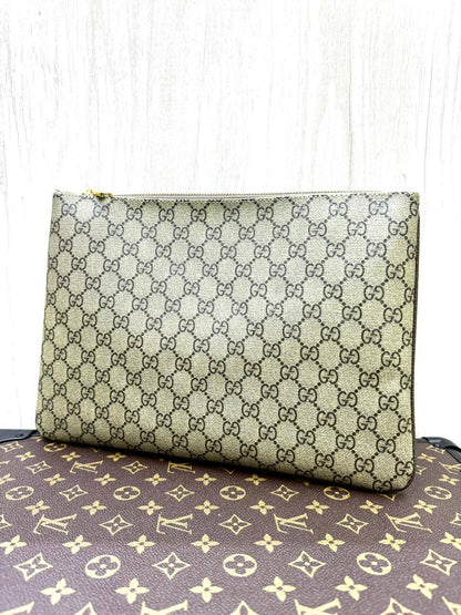 LV Clutch Bag
Size ：23CM  

80 dhs🪙🌨️

withbox
🎁🎁🎁

Zain04
♥️♥️♥️