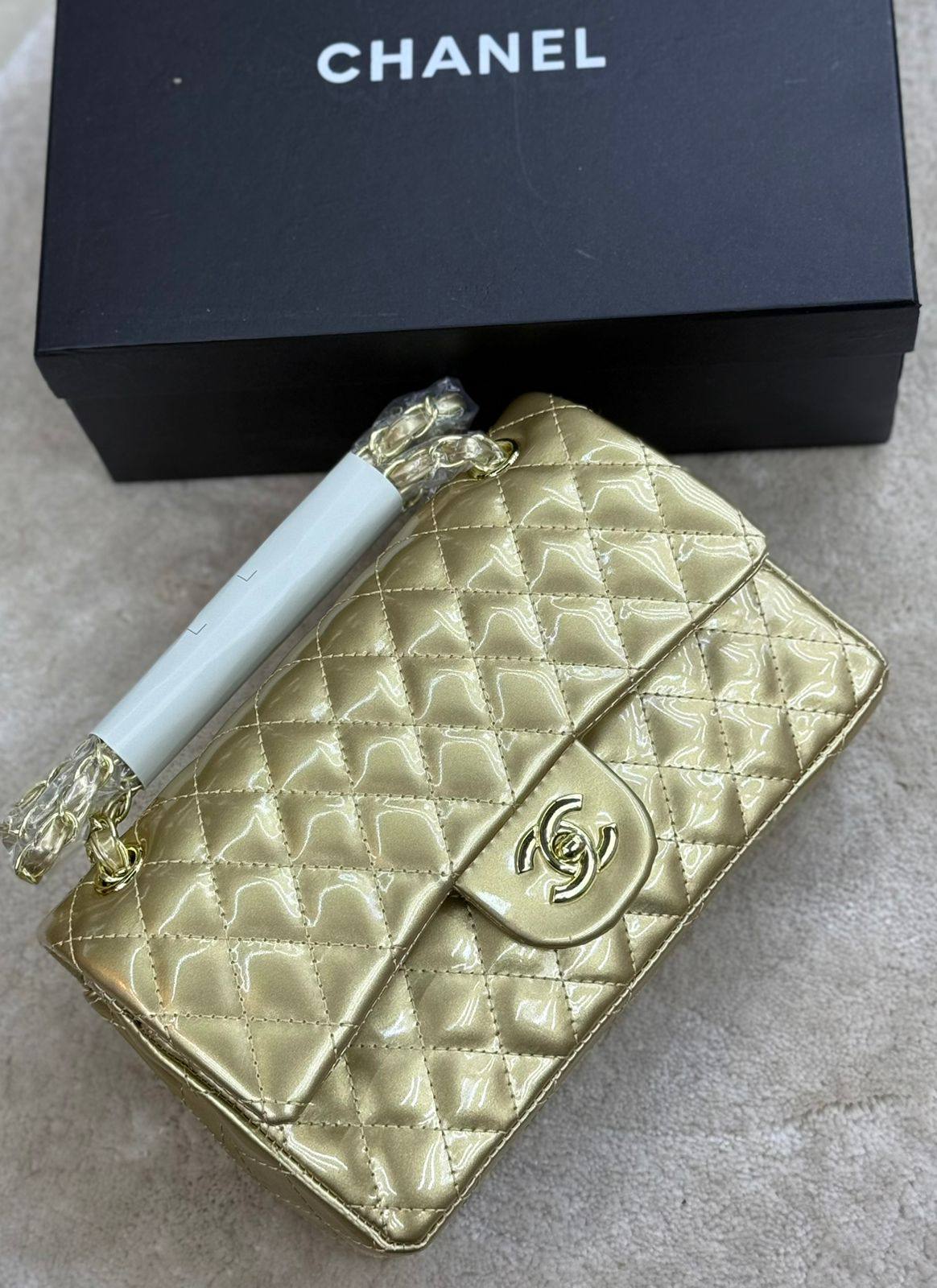 CHANEL CLASSIC GLOSSY 🆕
VERY GOOD QUALITY 💯
110 DHS💓

WITH BOX 📦 
🎁🎁🎁

Zain28
♥️♥️♥️