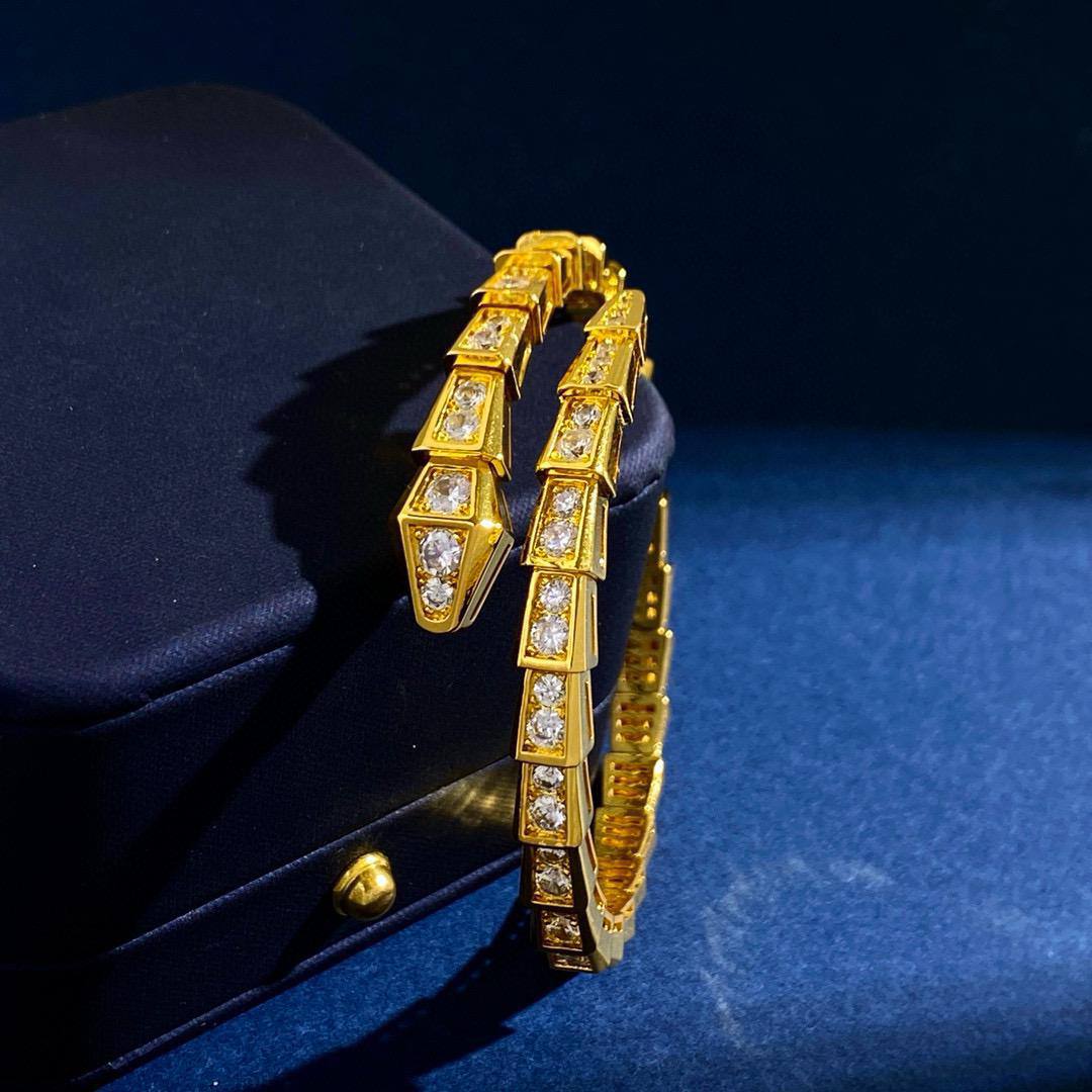 BVLGARI
Bangle 
OFFER🍃
Master 💕
135 dhs🪙🌨️

Zain263
♥️♥️♥️