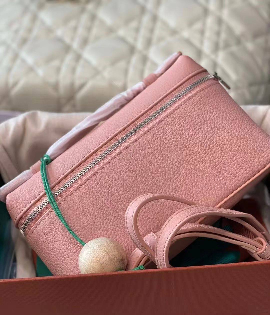 LV
Master Bags +++
For Price 👇 WTSP Text Zain 0568585901

Zain142
♥️♥️♥️