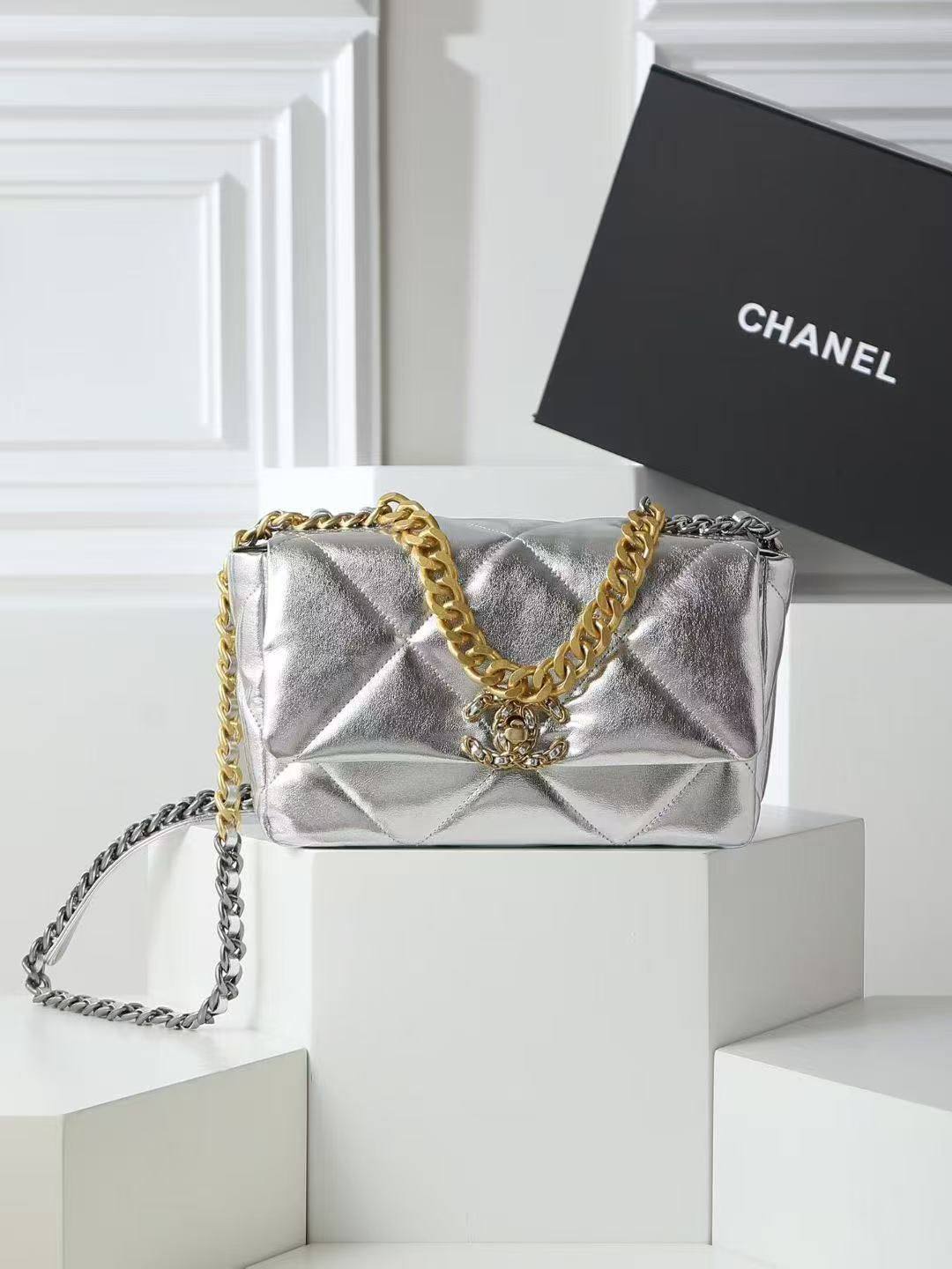 Chanel
Master+++
340 dhs❣️

Zain153
♥️♥️♥️