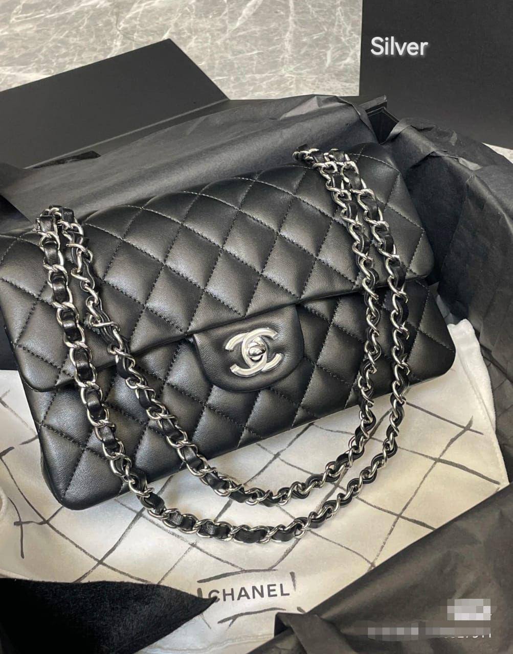 💎 Chanel CF
1⃣️ First quality +🎁
Size : 26 * 17 cm
95 dhs✅
with box 🎁

Zain115
♥️♥️♥️
