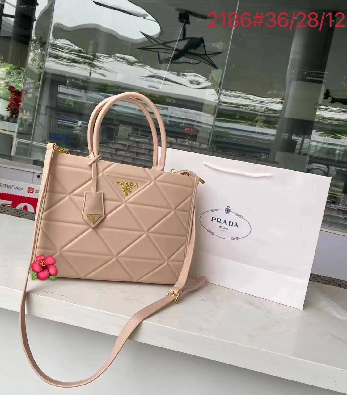 LV - Prada
110 dhs🌺

Zain143
♥️♥️♥️