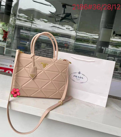 LV - Prada
110 dhs🌺

Zain143
♥️♥️♥️