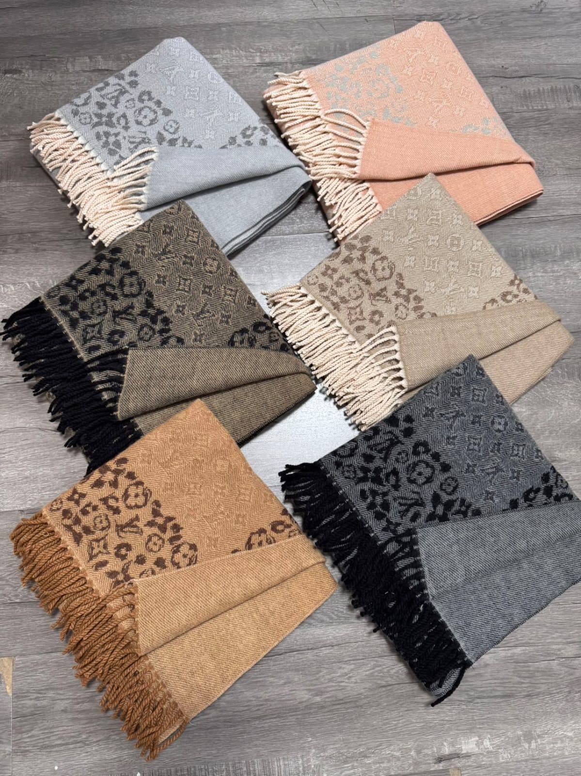 Scarfs 

50 dhs🇦🇪🇦🇪

Zain40
♥️♥️♥️