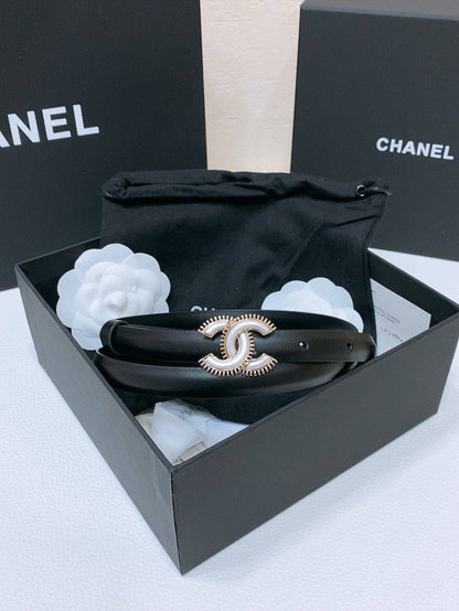 Chanel

Available again

280 dhs🇦🇪🇦🇪

Zain164
♥️♥️♥️