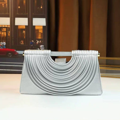 BOTTEGA NEW CAME GOOD QUALITY WITH BOX 
120 dhs✅

Zain295
♥️♥️♥️