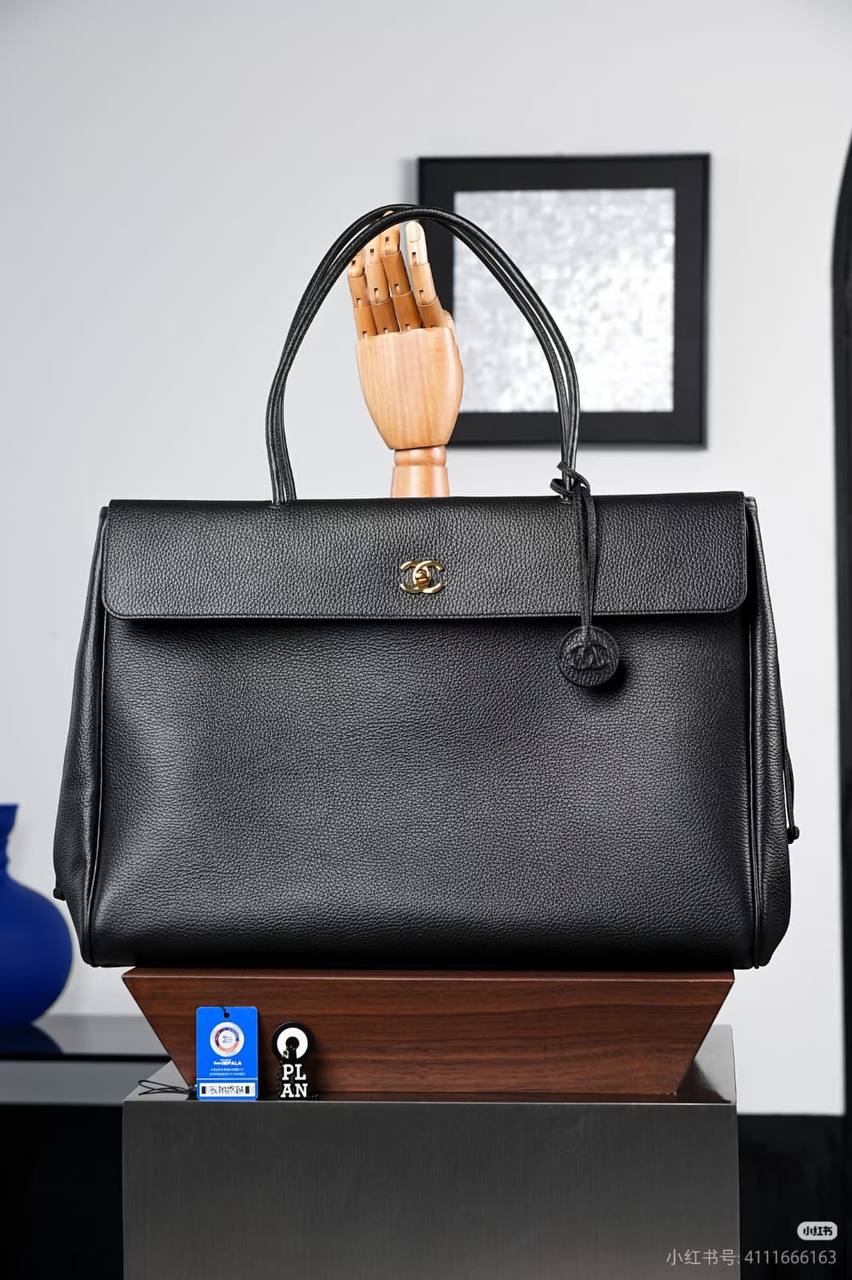 Chanel
Master🌺🌺
450 dhs✅

Zain10
♥️♥️♥️