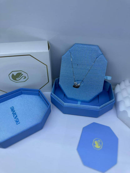SWAROVSKI 🪿*
Necklace ❣️
Master quality 💯
With normal boxes 🗃️
50 dhs🪙🌨️
With master box 📦 
75 dhs🪙🌨️

Zain216
♥️♥️♥️