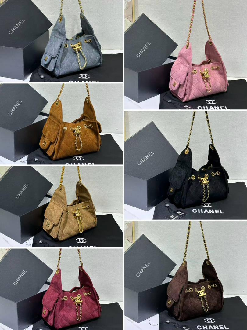 Chanel
110 dhs💓

with box
🎁🎁🎁

size 20×12×14cm

Zain42
♥️♥️♥️