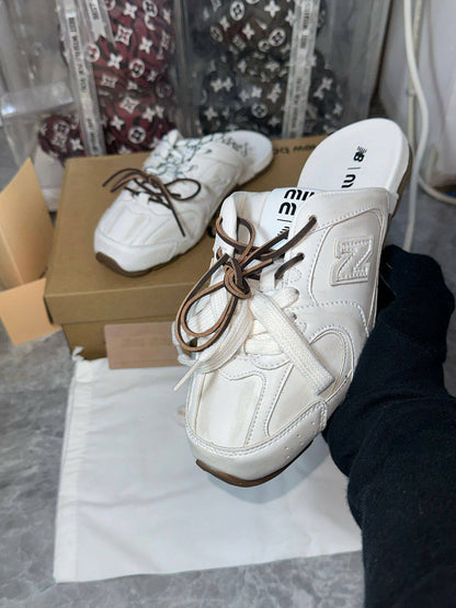 New Balance X Miu Miu 530 SL deco calf leather mules ‘White’🤍
36-41 AVAILABLE 🤩
210 dhs❣️

Zain242
♥️♥️♥️