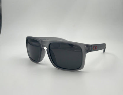 Oakley

Sunglasses 🕶️ 
good quality 💯
With master box 🗃️ 
50 dhs❣️

Zain273
♥️♥️♥️