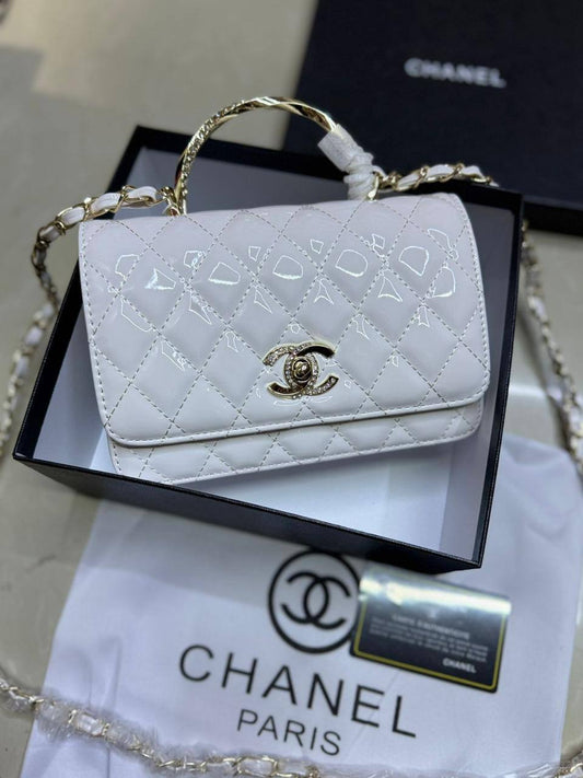 🌟 Chanel 24P
1️⃣ First quality +🎁
Size : 22 * 16 * 7 cm
80 dhs🌺
with box 🎁

Zain115
♥️♥️♥️