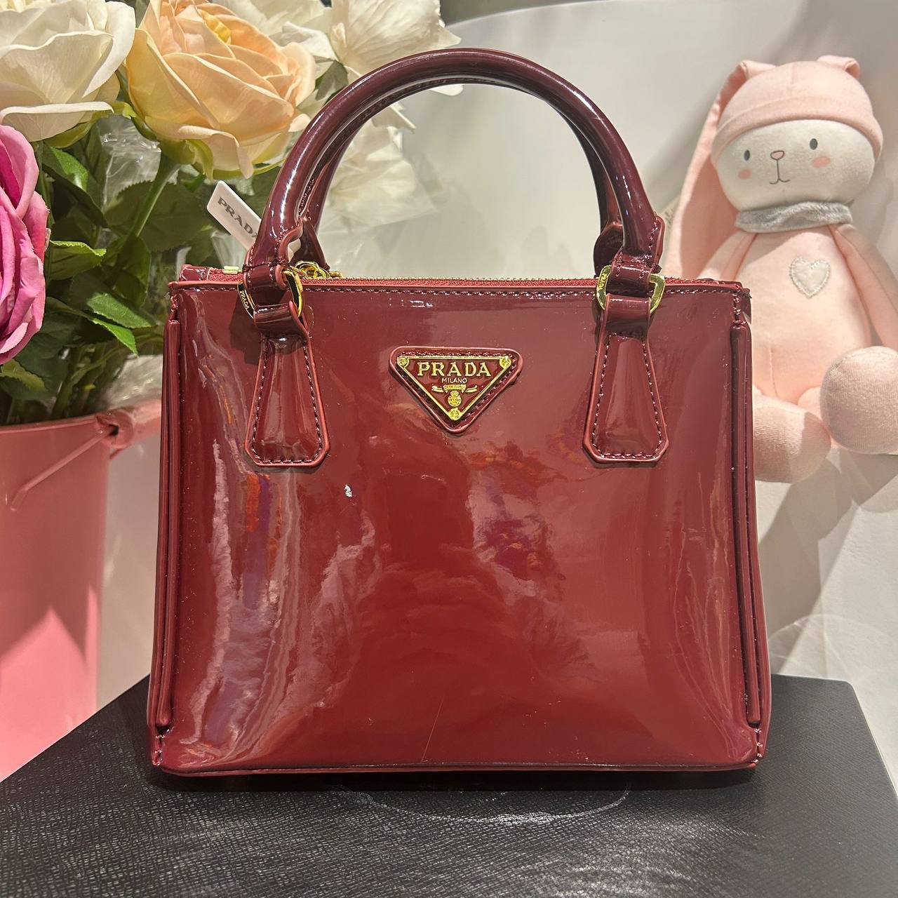 PRADA 

With box
🎁🎁🎁

75 dhs✅

Zain44
♥️♥️♥️