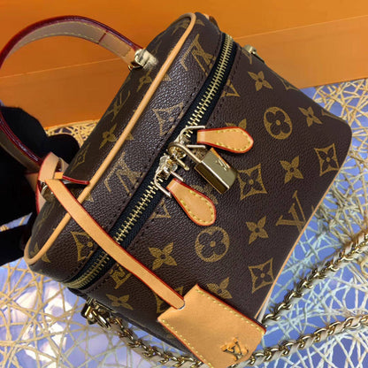 LV
85 dhs🌺 

with box
🎁🎁🎁

Zain38