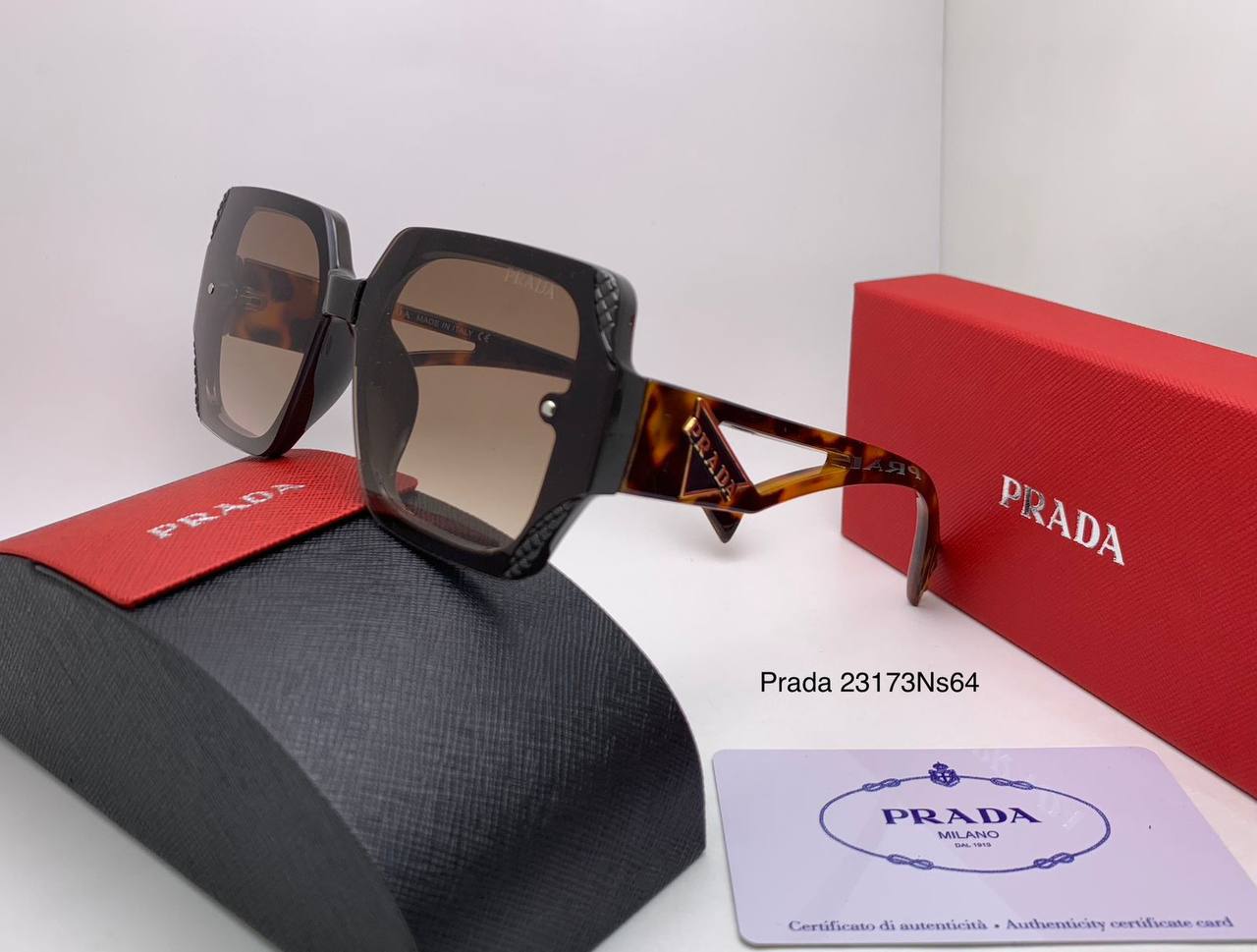 Prada
70 dhs💓

Zain126
♥️♥️♥️
