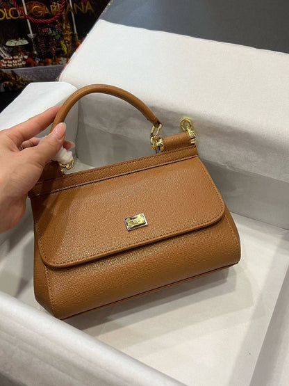 D&G
Master Bags +++
For Price 👇 WTSP Text Zain 0568585901

Zain142
♥️♥️♥️