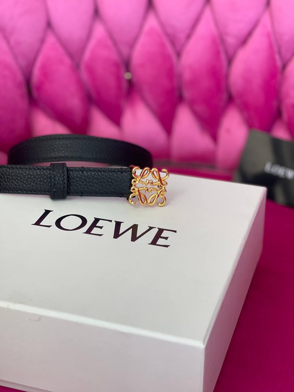 LOEWE
💞*available again*💞
260 dhs🪙🌨️

Zain164
♥️♥️♥️