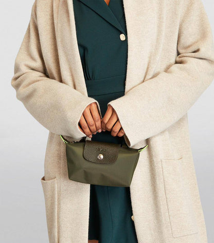 Longchamp

45 dhs🪙🌨️

size 20cm

Zain213
♥️♥️♥️