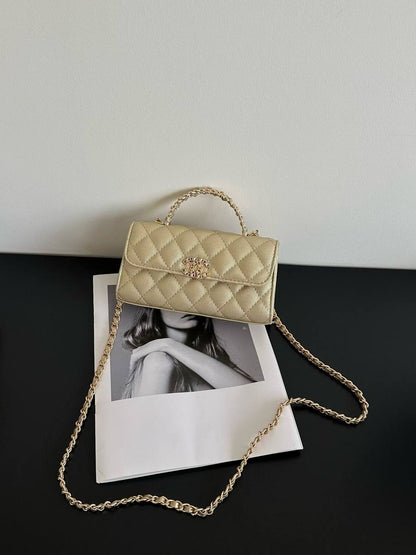 Chanel
100 dhs✅

with box
🎁🎁🎁

Zain143
♥️♥️♥️