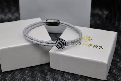 Bracelet 
55 dhs🪙🌨️
With box and Paper Bag
🎁🎁🎁

Zain33
♥️♥️♥️