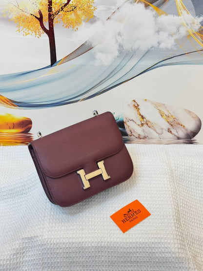 HERMES
Best quality with box
100 dhs💓
size 19CM

Zain290
♥️♥️♥️