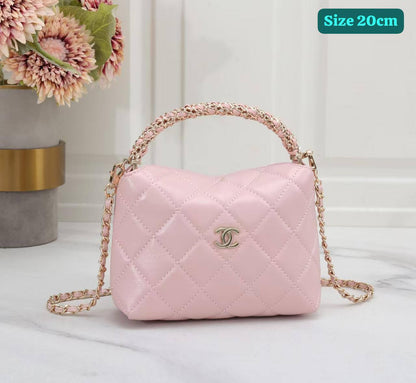 Chanel

Good quality 

with box 
100 dhs🇦🇪🇦🇪

Zain186
♥️♥️♥️