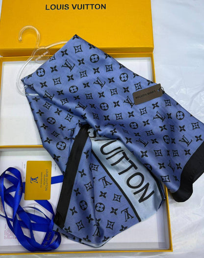 LV - Gucci
Silk scarf 
40 dhs✅
55 dhs✅ 

with box🎁🎁🎁

Zain93
♥️♥️♥️