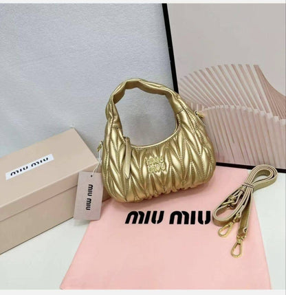 Miu Miu
withbox 
100 dhs🇦🇪🇦🇪

Zain143
♥️♥️♥️