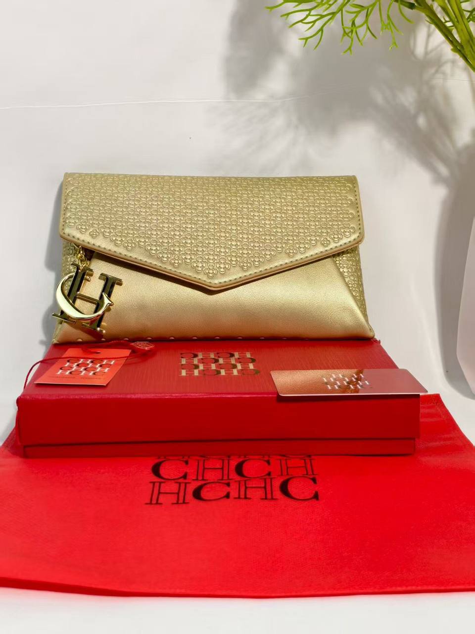 CH

90 dhs🪙💕

Size: 22×13

with box
🎁🎁🎁

Zain07
♥️♥️♥️
