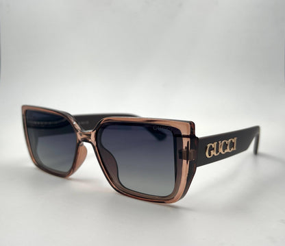 Gucci

Sunglasses 🕶️ 

good quality 💯

With master box 🗃️ 
50 dhs❣️

Zain273
♥️♥️♥️