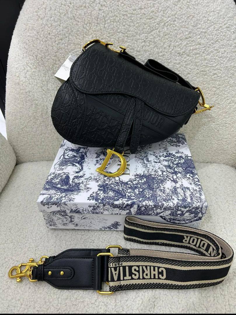 Bags
110 dhs✅

high quality 

With box
🎁🎁🎁

Zain26
♥️♥️♥️
