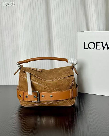 Loewe 
Master
350 dhs✅

Zain153
♥️♥️♥️