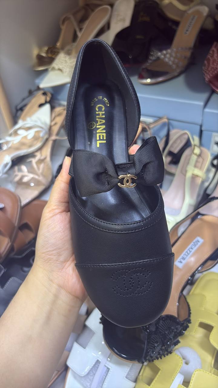 Chanel

120 dhs
36-41

Zain145
♥️♥️♥️