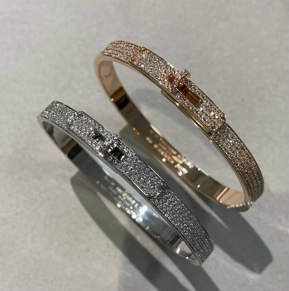 Hermes Bangle
Master quality 

*90* AED normal box 📦

Zain48
♥️♥️♥️