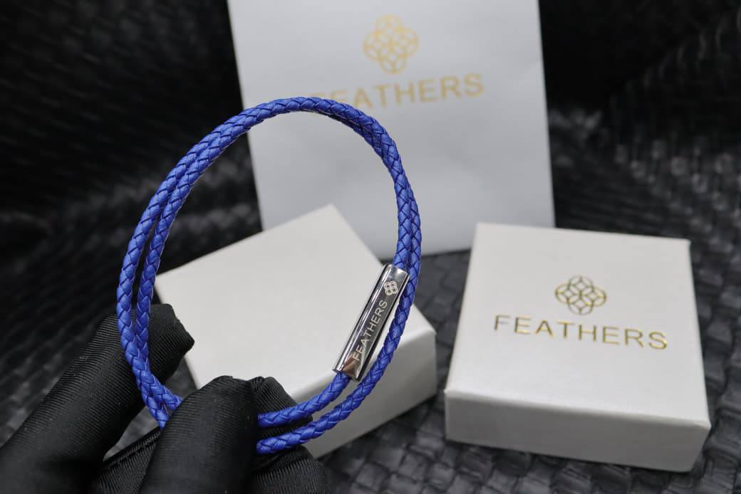 Bracelet 
55 dhs💓
+Box and paper bag🎁

Zain33
♥️♥️♥️