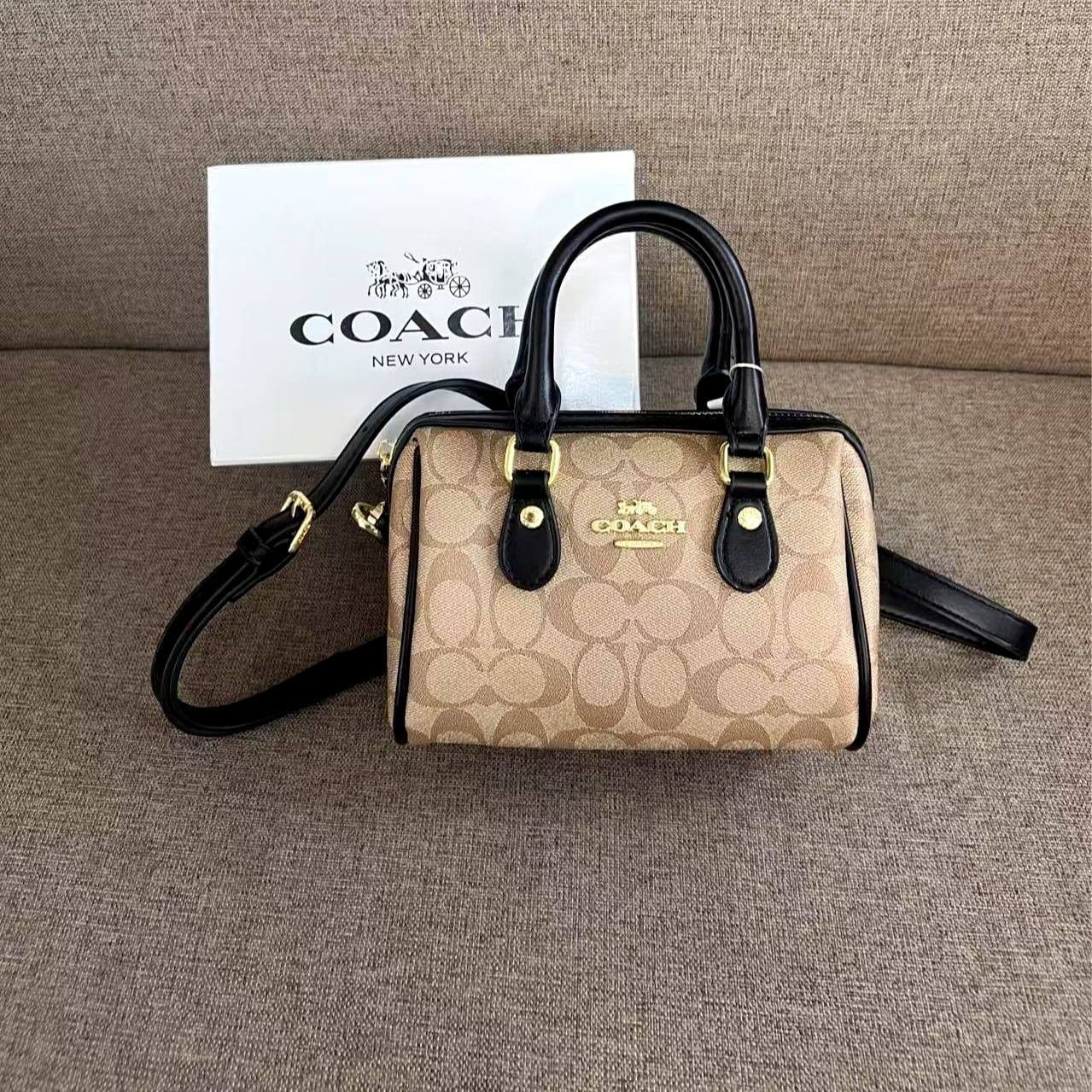Tory Burch

90 dhs✅

high quality 

With box
🎁🎁🎁

Zain26
♥️♥️♥️
