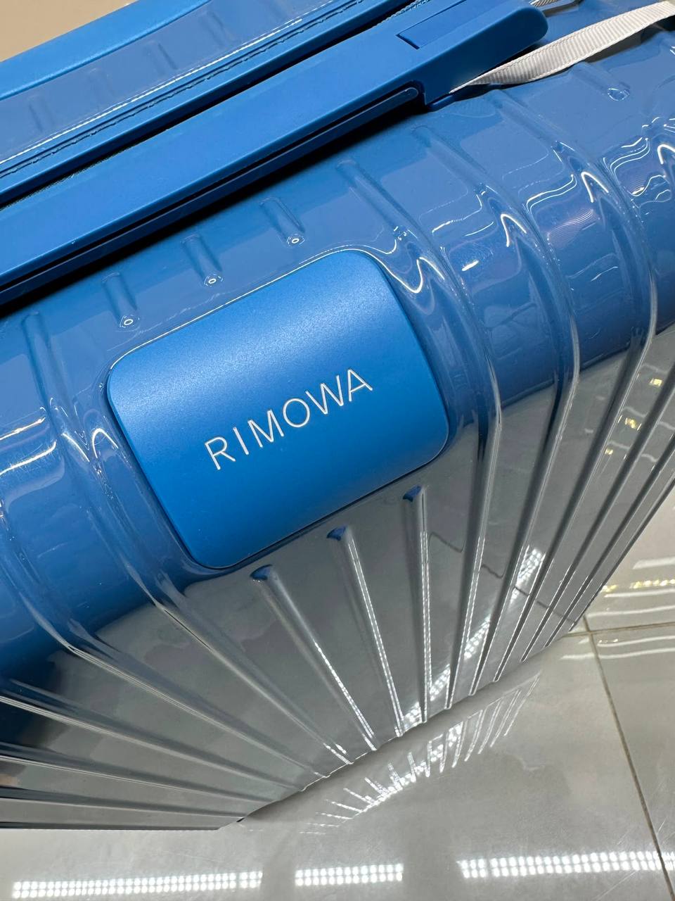 Available ❤️
brand new Rimowa Cabin Suitcase featuring a protective cover and spinner wheels❣️
For Price 👇 WhatsApp✅
0568585901 
0507557372
0552275751 Owner Zain 👌

Zain71
♥️♥️♥️