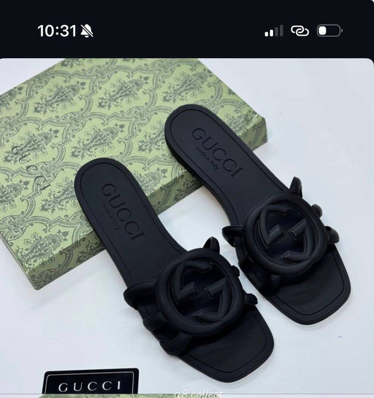 Gucci slipper
Size:36 to 41
70 dhs🇦🇪

Zain241
♥️♥️♥️