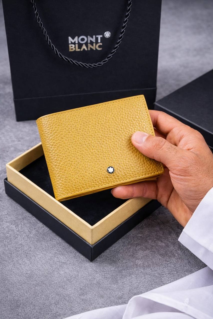 Mont Blanc master quality wallet with box and paper bag 
🎁🎁🎁

120 dhs💓

Zain59
♥️♥️♥️