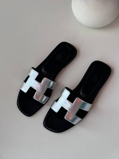 Hermes ✨🖤💚
Size 36-41
_Super master high quality_🪡
450 dhs💓

Zain176
♥️♥️♥️