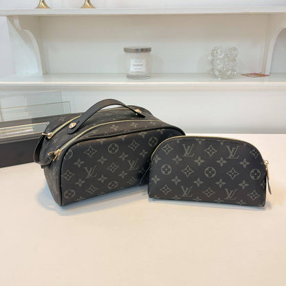 LV
95 dhs🪙🌨️
size    27×16×13cm   

withbox
🎁🎁🎁

Zain04
♥️♥️♥️